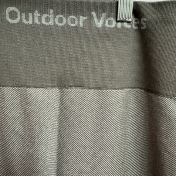 Outdoor Voices Seamless Smooth 7/8 Legging Graphite/Dove S - Picture 8 of 9